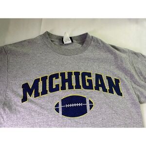 Vintage Michigan Wolverines T-Shirt Small Gray Champs Sports‎ Team Edition Retro